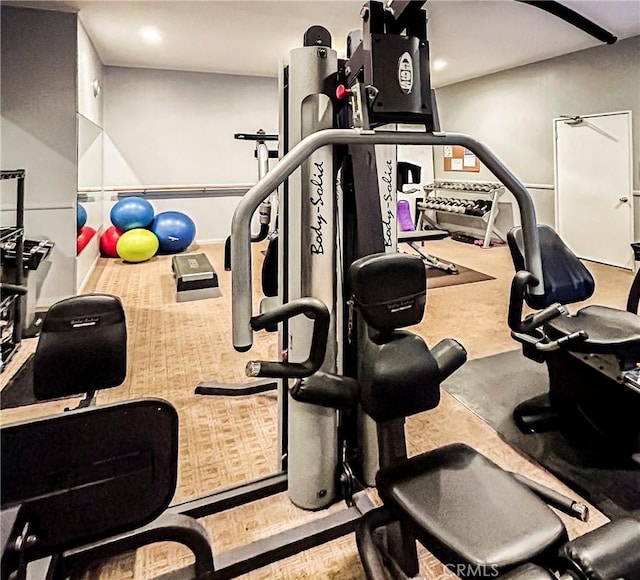 1111 E Ramon Rd Unit 37, Palm Springs, CA 92264 - exercise room featuring carpet and recessed lighting