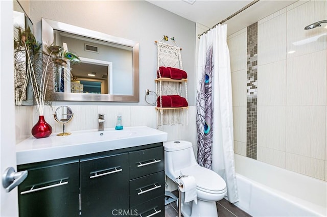 1111 E Ramon Rd Unit 37, Palm Springs, CA 92264 - bathroom featuring vanity, shower / tub combo, and tile patterned floors