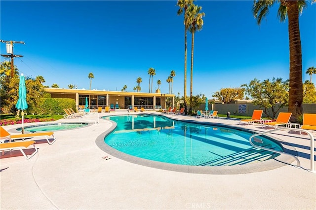 1111 E Ramon Rd Unit 37, Palm Springs, CA 92264 - community pool featuring a patio area