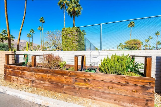 1111 E Ramon Rd Unit 37, Palm Springs, CA 92264 - exterior space with a mountain view