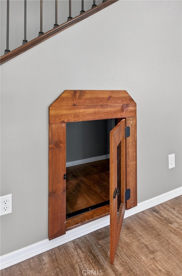 102 Mesa Ct, Calimesa, CA 92320 - detailed view of wood finished floors and baseboards