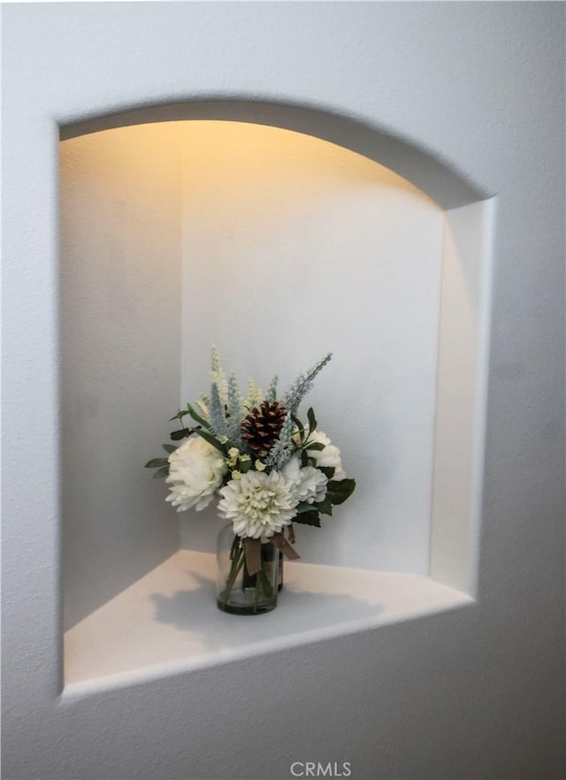 18224 Kalin Ranch Dr, Victorville, CA 92395 - detailed view of arched walkways