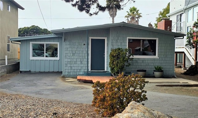 351 Nevis St, Morro Bay, CA 93442 - view of front facade with a chimney