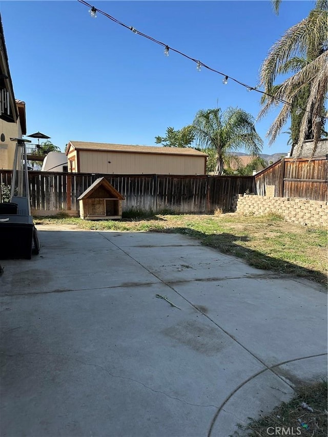 629 Ivy Crest Dr, San Jacinto, CA 92582 - view of patio / terrace