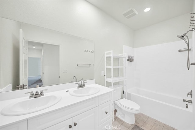 41207 Alegria Ln, Lake Elsinore, CA 92532 - full bath featuring double vanity and shower / tub combination