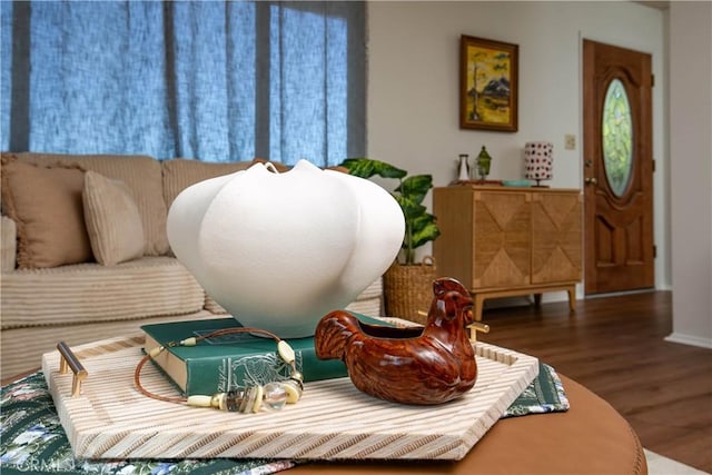 46404 Kings Canyon Rd, Lancaster, CA 93536 - sitting room featuring wood finished floors