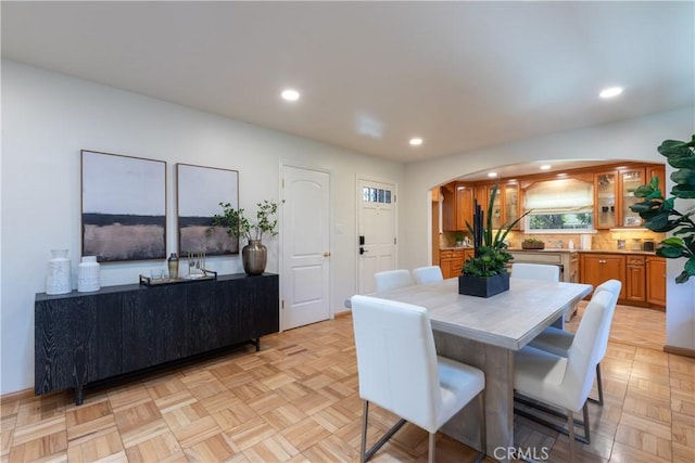 2054 Pattiz Ave, Long Beach, CA 90815 - dining room featuring arched walkways and recessed lighting
