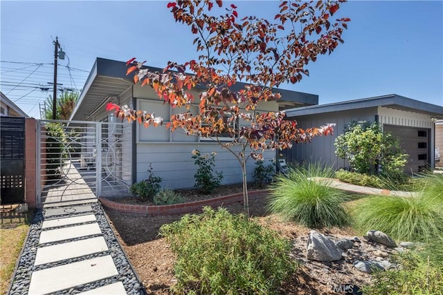 2054 Pattiz Ave, Long Beach, CA 90815 - view of home's exterior