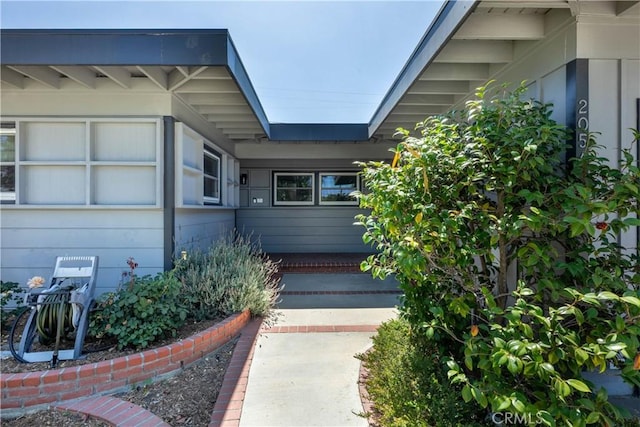 2054 Pattiz Ave, Long Beach, CA 90815 - entrance to property