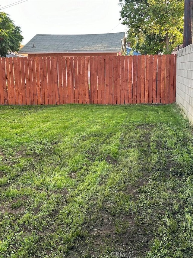 13723 Pinney St, Pacoima, CA 91331 - view of yard