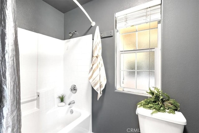 448 Grove Ln, Nipomo, CA 93444 - bathroom featuring shower / tub combo and a textured wall