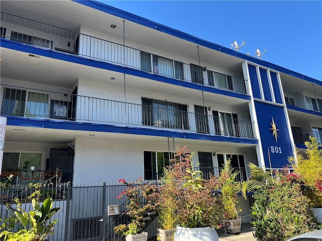 801 E 1st St Unit 15, Long Beach, CA 90802 - view of building exterior