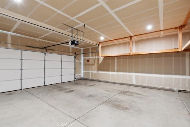 6648 E Yale, Fresno, CA 93727 - garage with a garage door opener