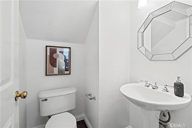 125 Draft Way, Placentia, CA 92870 - bathroom with toilet and vaulted ceiling