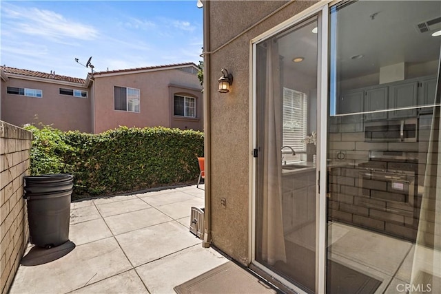 125 Draft Way, Placentia, CA 92870 - view of patio / terrace featuring a sink