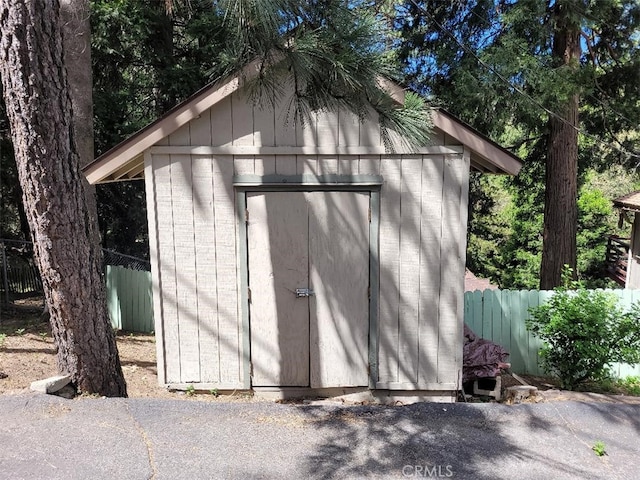 22726 Ponderosa Dr, Crestline, CA 92325 - view of shed