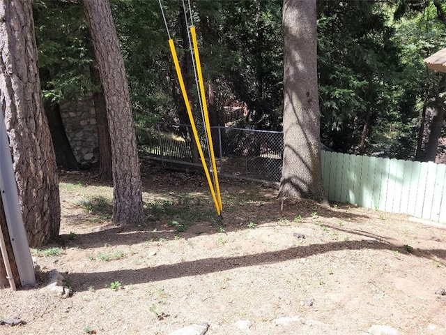 22726 Ponderosa Dr, Crestline, CA 92325 - view of yard