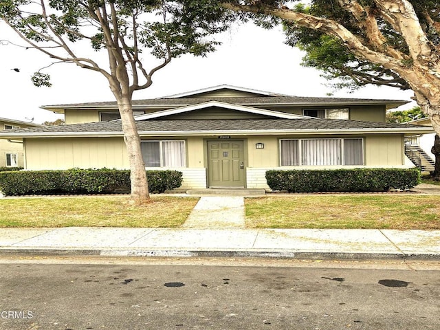 2573 Tiller Ave, Port Hueneme, CA 93041 - multi unit property with a front yard and a shingled roof