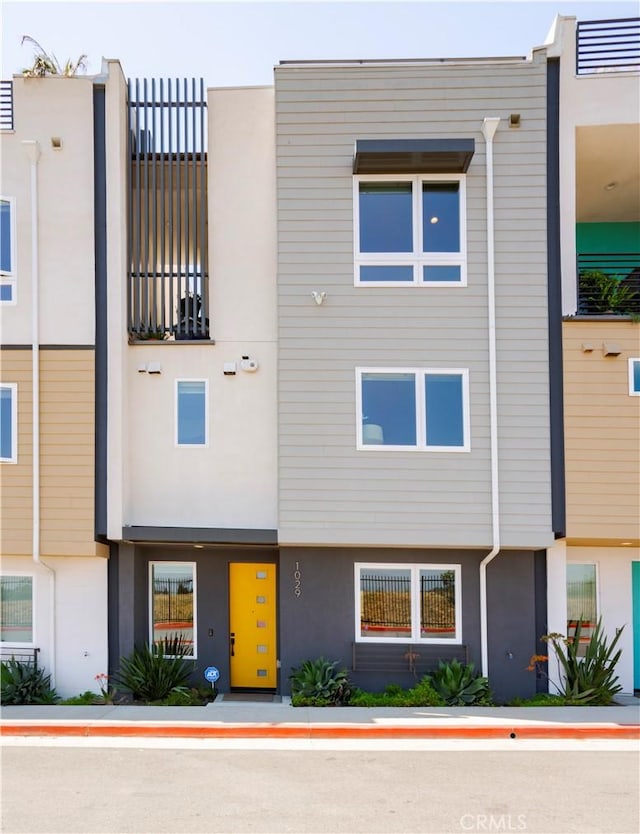 1029 White Knoll Dr, Los Angeles, CA 90012 - multi unit property featuring stucco siding