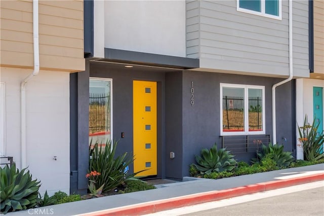 1029 White Knoll Dr, Los Angeles, CA 90012 - view of exterior entry with stucco siding
