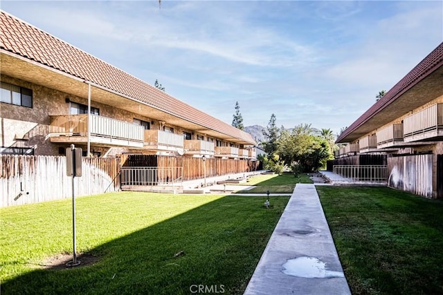 1000 Central Ave Unit 19, Riverside, CA 92507 - view of green lawn