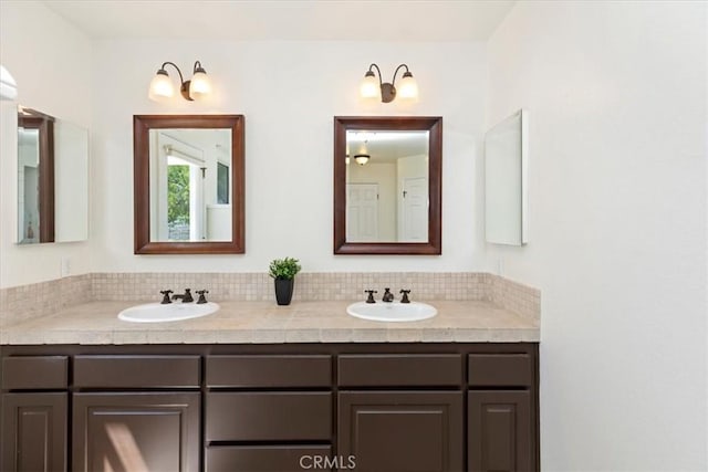 31655 Pio Pico Rd, Temecula, CA 92592 - full bath with double vanity