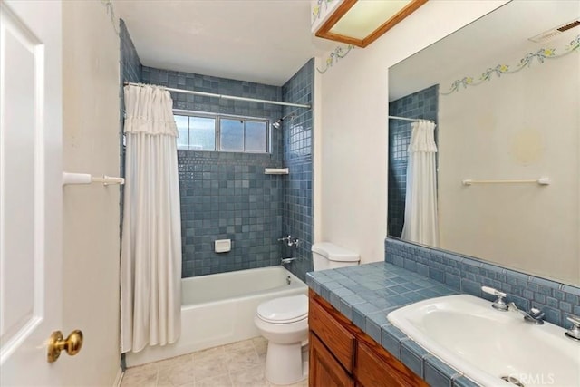 31655 Pio Pico Rd, Temecula, CA 92592 - full bath featuring tile patterned flooring, vanity, and shower / tub combo with curtain