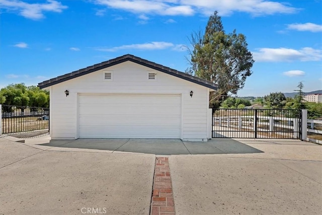 31655 Pio Pico Rd, Temecula, CA 92592 - view of detached garage