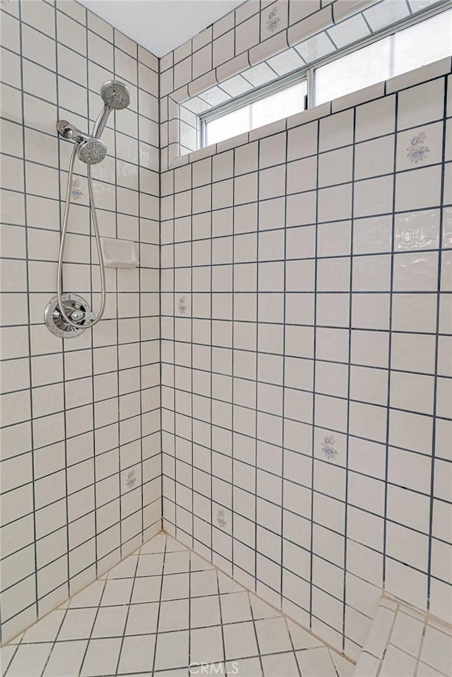 9191 White Rd, Phelan, CA 92371 - full bath with a tile shower
