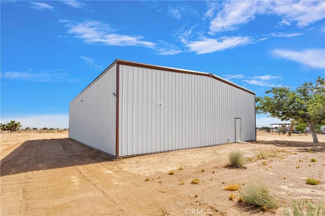 9191 White Rd, Phelan, CA 92371 - view of pole building