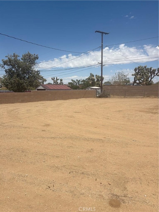 7103 Hanford Ave, Yucca Valley, CA 92284 - view of yard