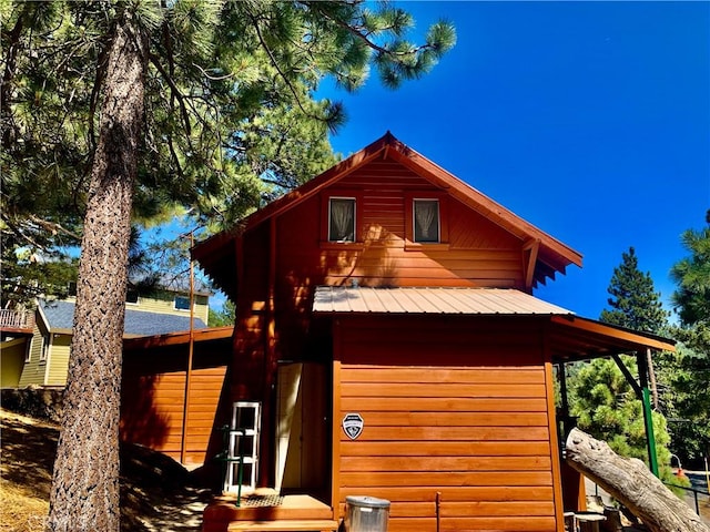 33140 Juniper Ln, Green Valley Lake, CA 92341 - back of property