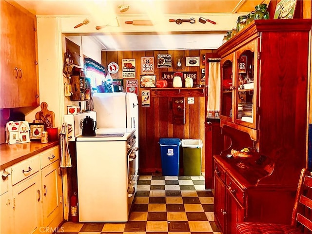 33140 Juniper Ln, Green Valley Lake, CA 92341 - kitchen with dark floors