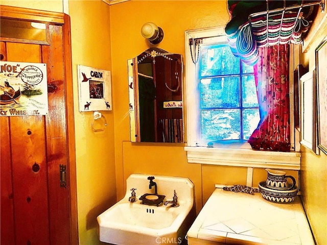 33140 Juniper Ln, Green Valley Lake, CA 92341 - bathroom featuring a sink
