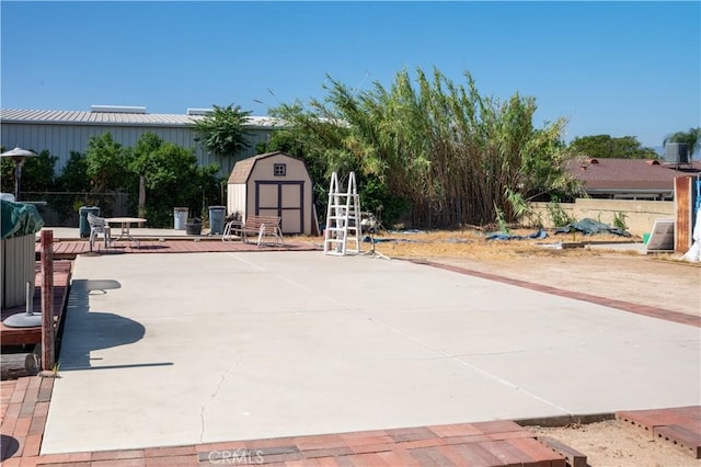 3134 Half Circle Rd, Norco, CA 92860 - view of patio with a shed
