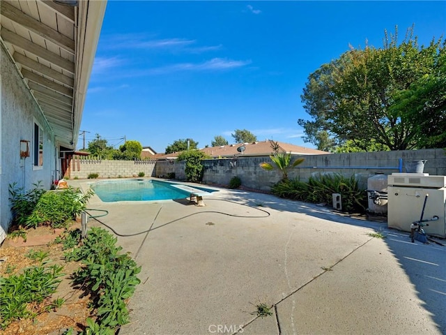 346 E Plymouth St, Glendora, CA 91740 - view of swimming pool featuring a fenced backyard, a patio, and a diving board
