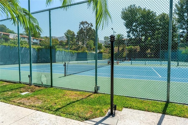 9576 Via Bernardo, Burbank, CA 91504 - view of tennis court