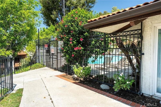 9576 Via Bernardo, Burbank, CA 91504 - gate with a patio area