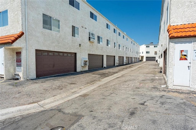 9576 Via Bernardo, Burbank, CA 91504 - view of asphalt road