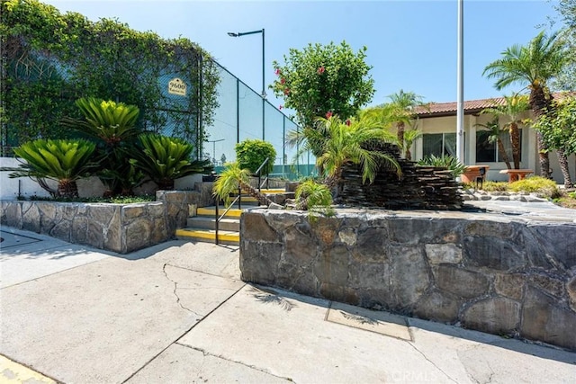9576 Via Bernardo, Burbank, CA 91504 - view of patio / terrace