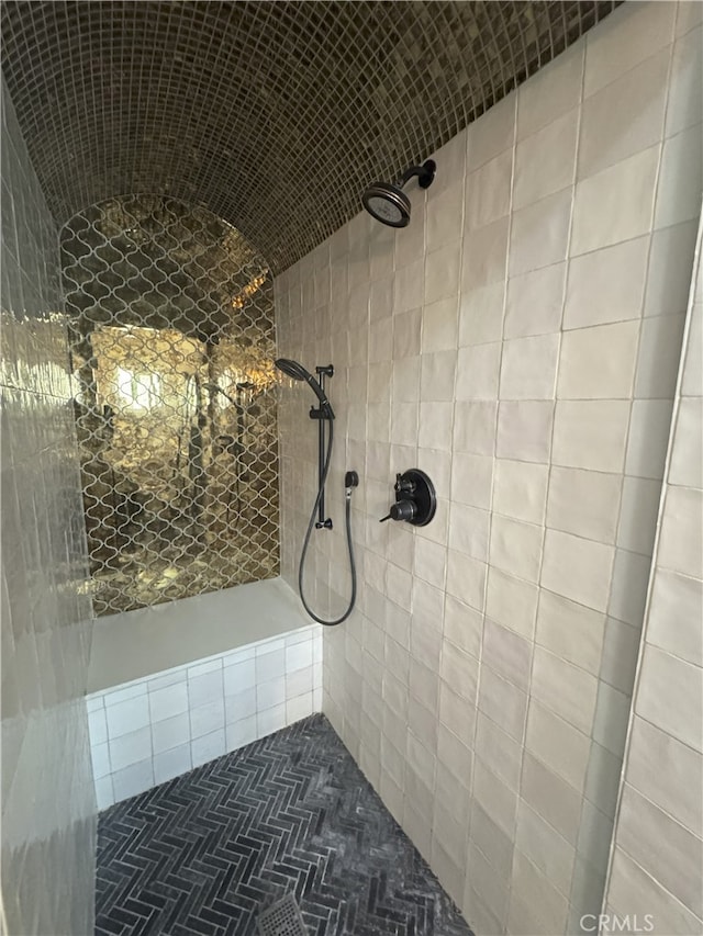 239 Nieto Ave Unit A, Long Beach, CA 90803 - bathroom with a tile shower and vaulted ceiling