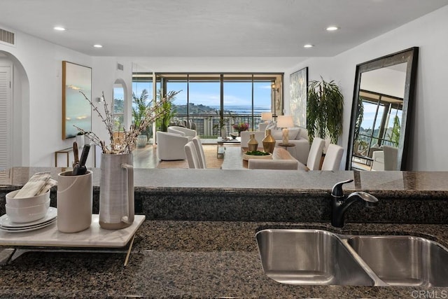 2500 Torrey Pines Rd Unit 1101, La Jolla, CA 92037 - living room featuring arched walkways and recessed lighting