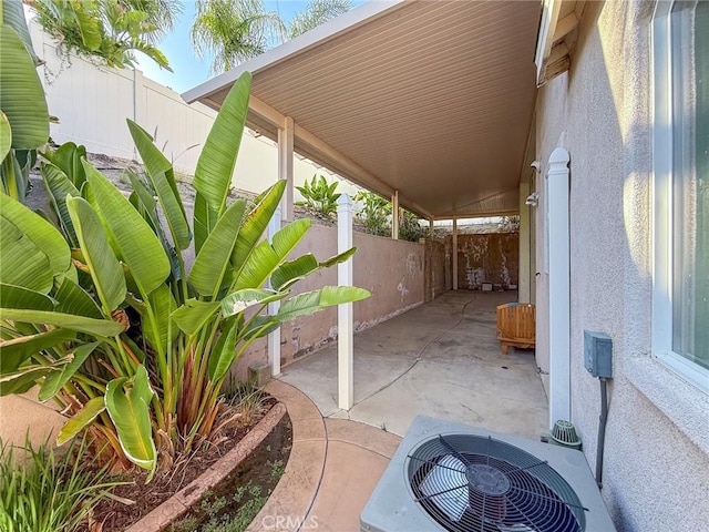 43097 Calle Camellia, Temecula, CA 92592 - fenced backyard with a patio