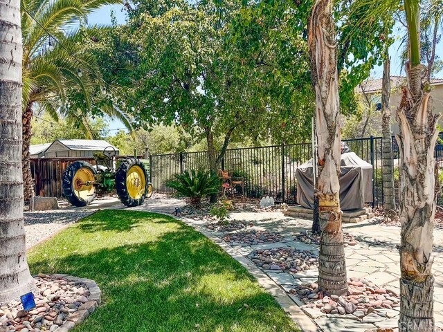 22760 Shadygrove Ct, Wildomar, CA 92595 - view of yard