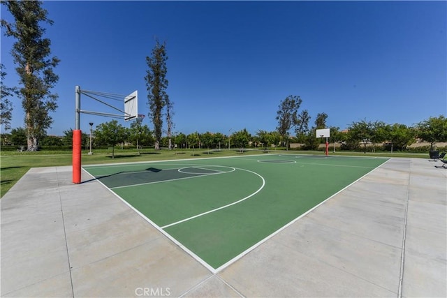 54 Sycamore Bnd, Irvine, CA 92620 - view of sport court with community basketball court and a yard