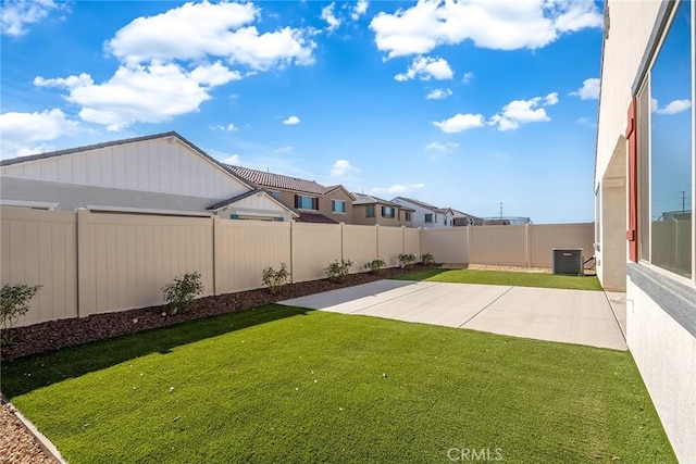 29601 Tulipwood St, Menifee, CA 92584 - fenced backyard featuring a patio