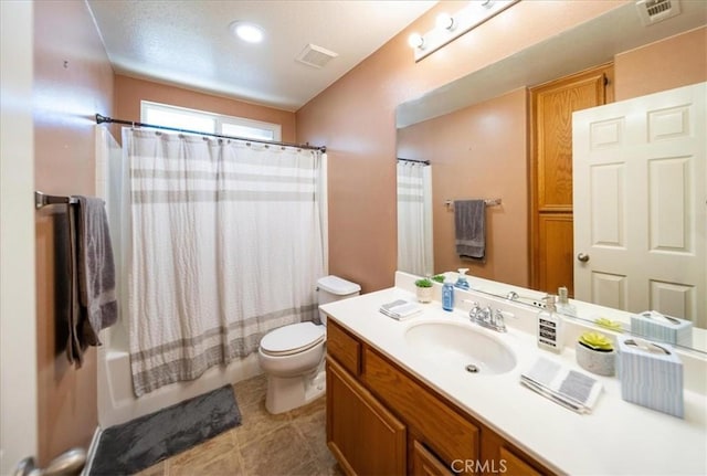 29767 Ascella Ln, Murrieta, CA 92563 - bathroom featuring vanity, shower / bath combo, and tile patterned floors