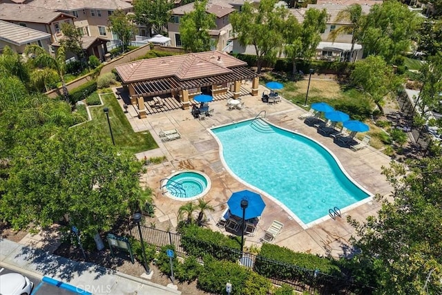 29767 Ascella Ln, Murrieta, CA 92563 - community pool featuring a patio area and a hot tub