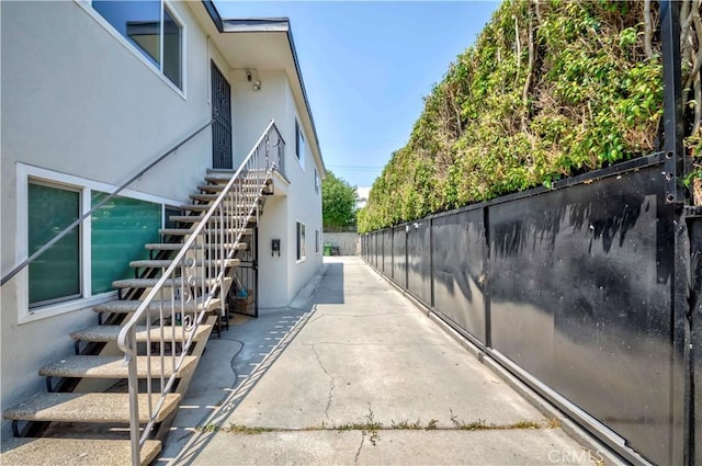 645 N Gramercy Pl, Los Angeles, CA 90004 - view of patio with stairway