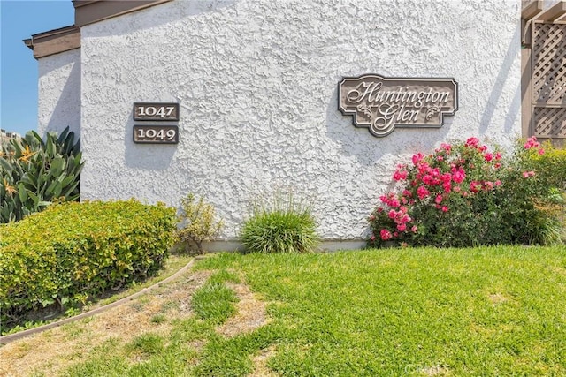 1047 E Huntington Dr Unit D, Monrovia, CA 91016 - community / neighborhood sign featuring a lawn